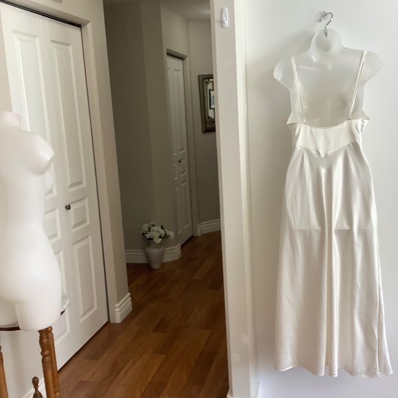 Marks & Spencer Beautiful Satiny Nightgown - Small 34 - Picture 5 of 11